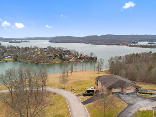 2834 Lake Pointe Drive, Kingston, TN 37763