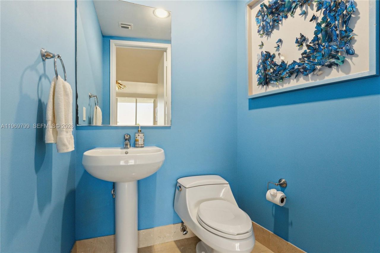 18101 Collins Ave , Unit 704, Sunny Isles Beach, FL 33160 Photo