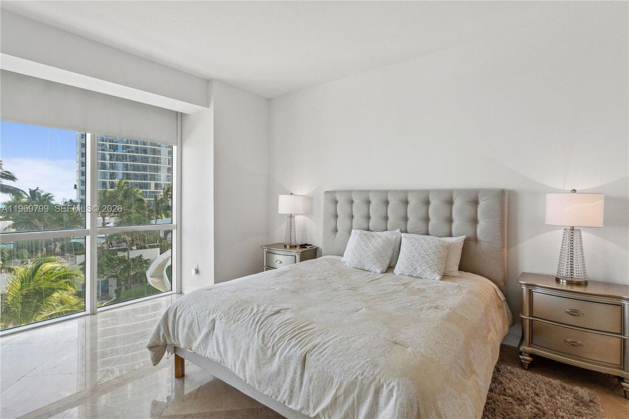 18101 Collins Ave , Unit 704, Sunny Isles Beach, FL 33160 Photo