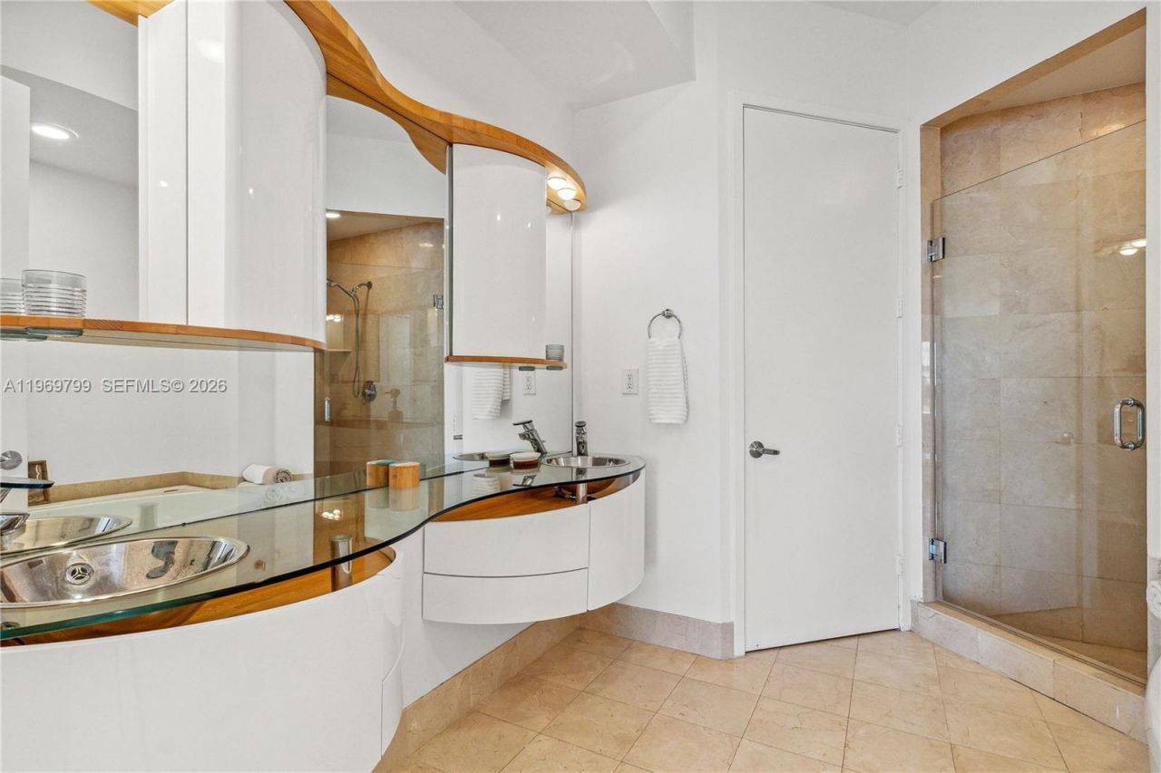 18101 Collins Ave , Unit 704, Sunny Isles Beach, FL 33160 Photo