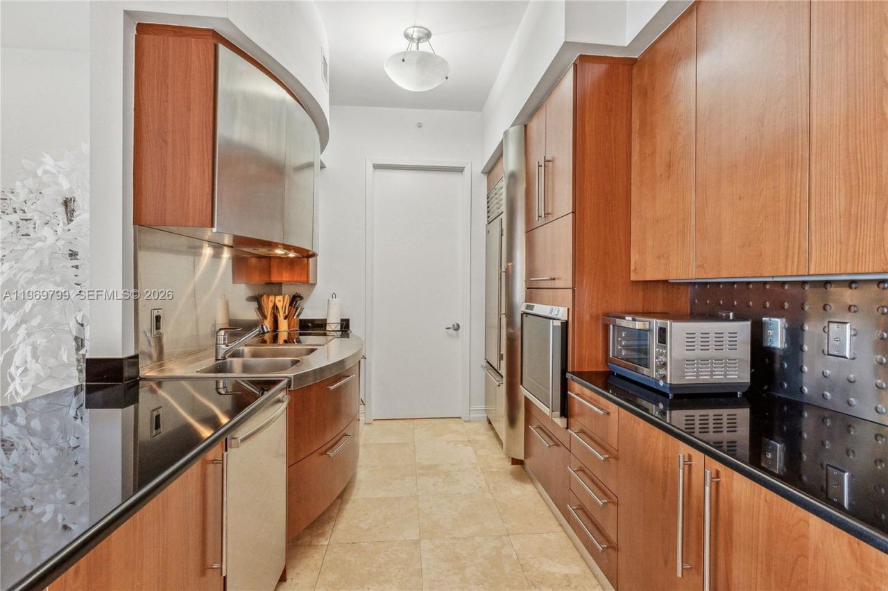 18101 Collins Ave , Unit 704, Sunny Isles Beach, FL 33160 Photo