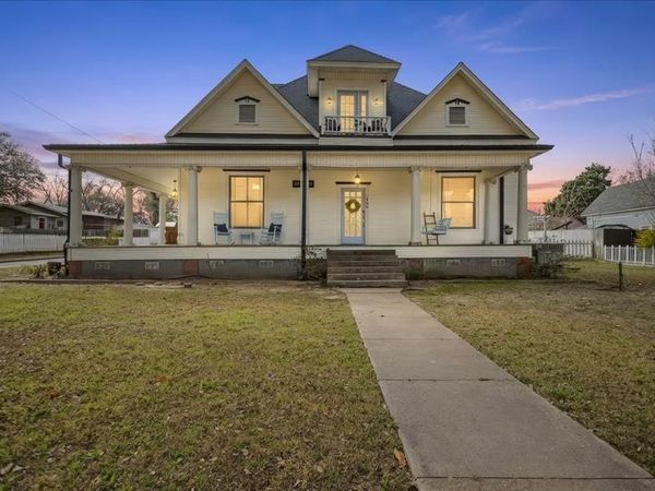 398 S Montgomery , Gilmer, TX 75645