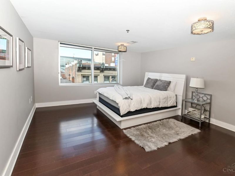 353 W Fourth Street, Cincinnati, OH 45202 Photo 24