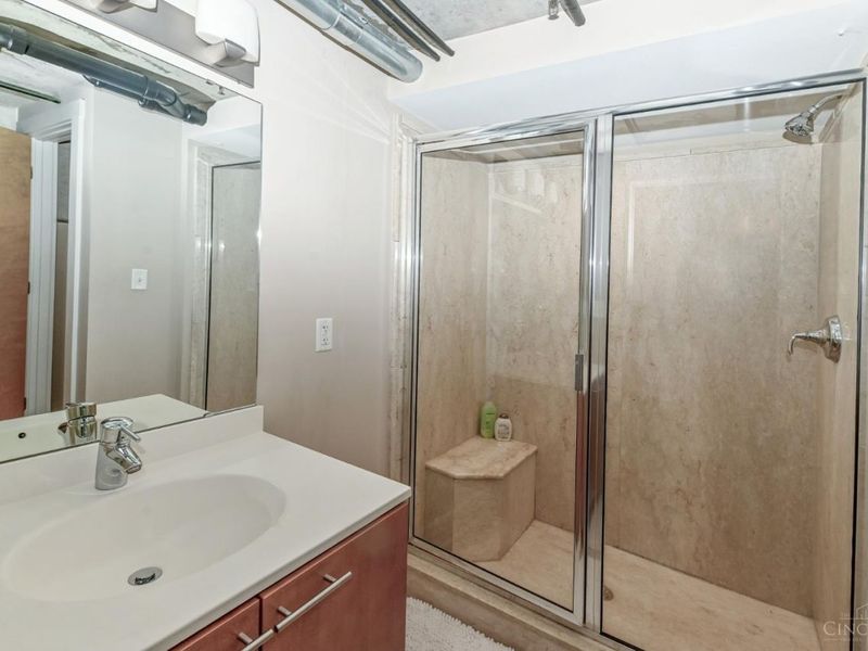 353 W Fourth Street, Cincinnati, OH 45202 Photo 39