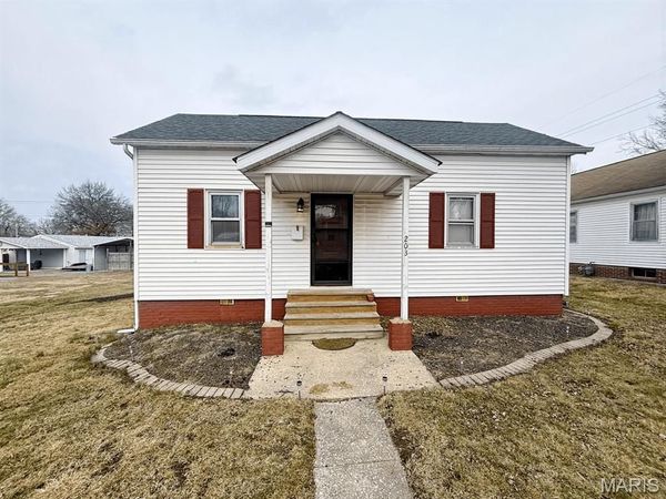 203 W 2nd North Street , Mount Olive, IL 62069