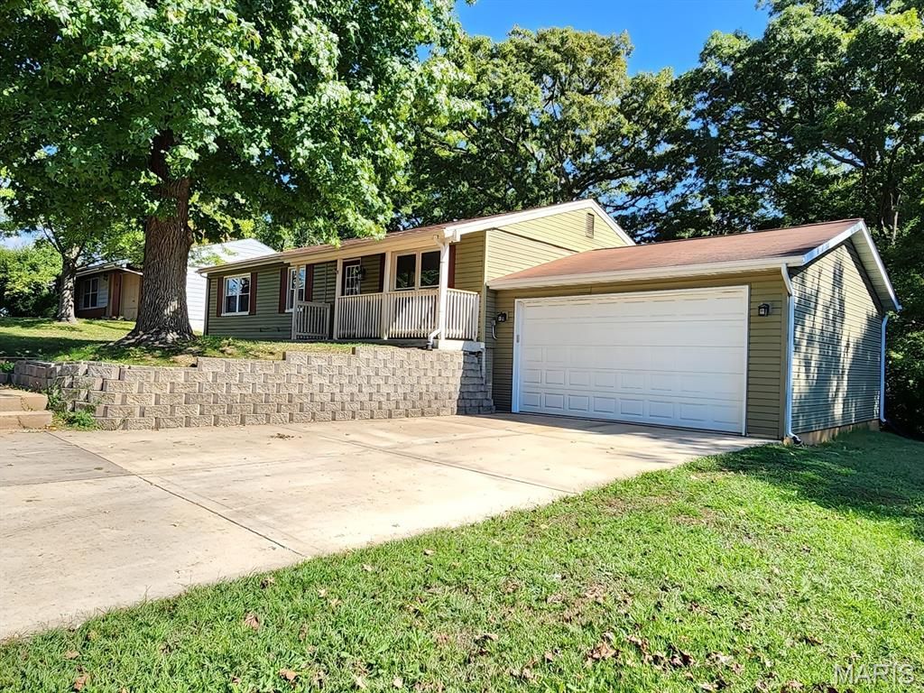 225 Merriweather Lane, Fairview Heights, IL 62208 Main Photo