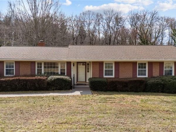 1022 Pine Knolls Road, Kernersville, NC 27284
