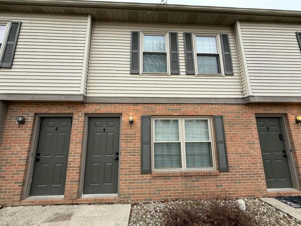635 Pebble Place , Unit B, Delaware, OH 43015