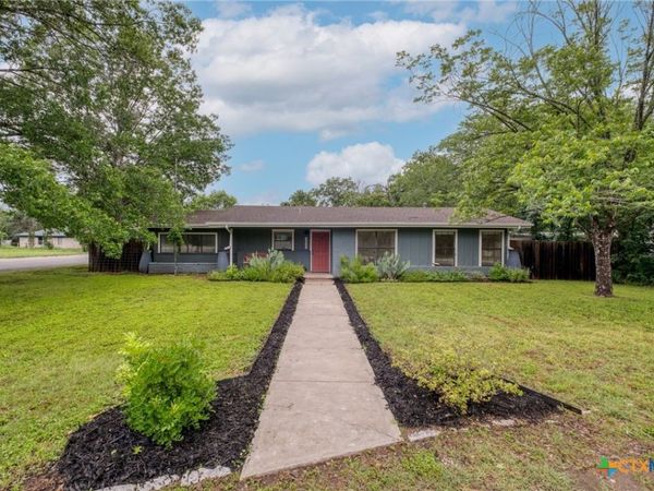 1233 Orange Street, Lockhart, TX 78644