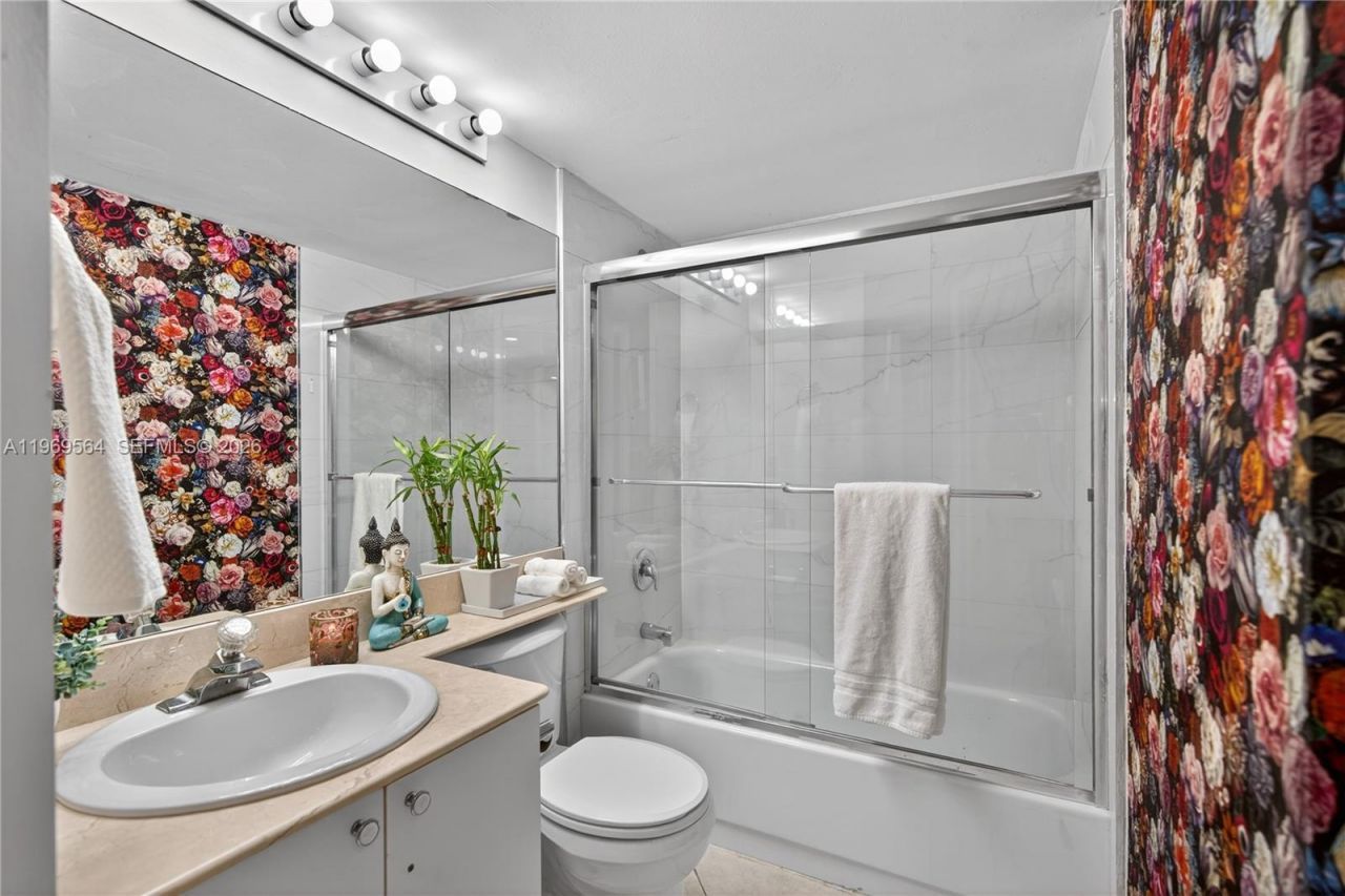 2351 Douglas Rd, Unit 1104, Miami, FL 33145 Photo