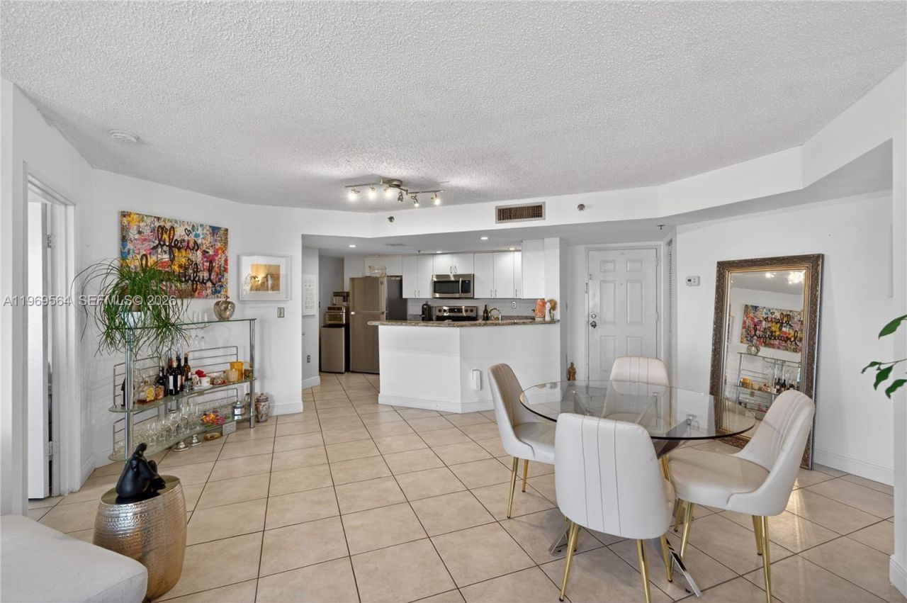 2351 Douglas Rd, Unit 1104, Miami, FL 33145 Photo