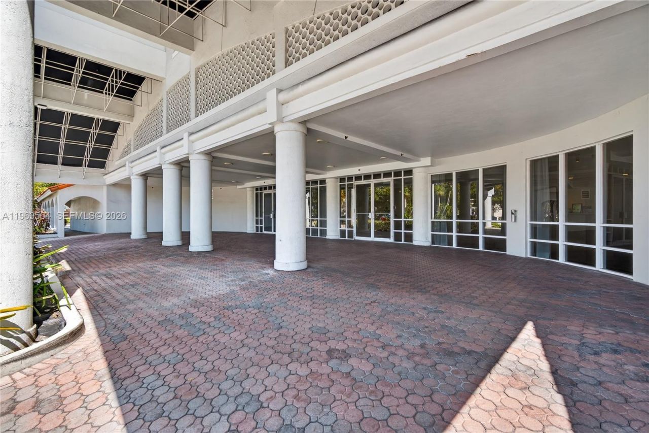 2351 Douglas Rd, Unit 1104, Miami, FL 33145 Photo