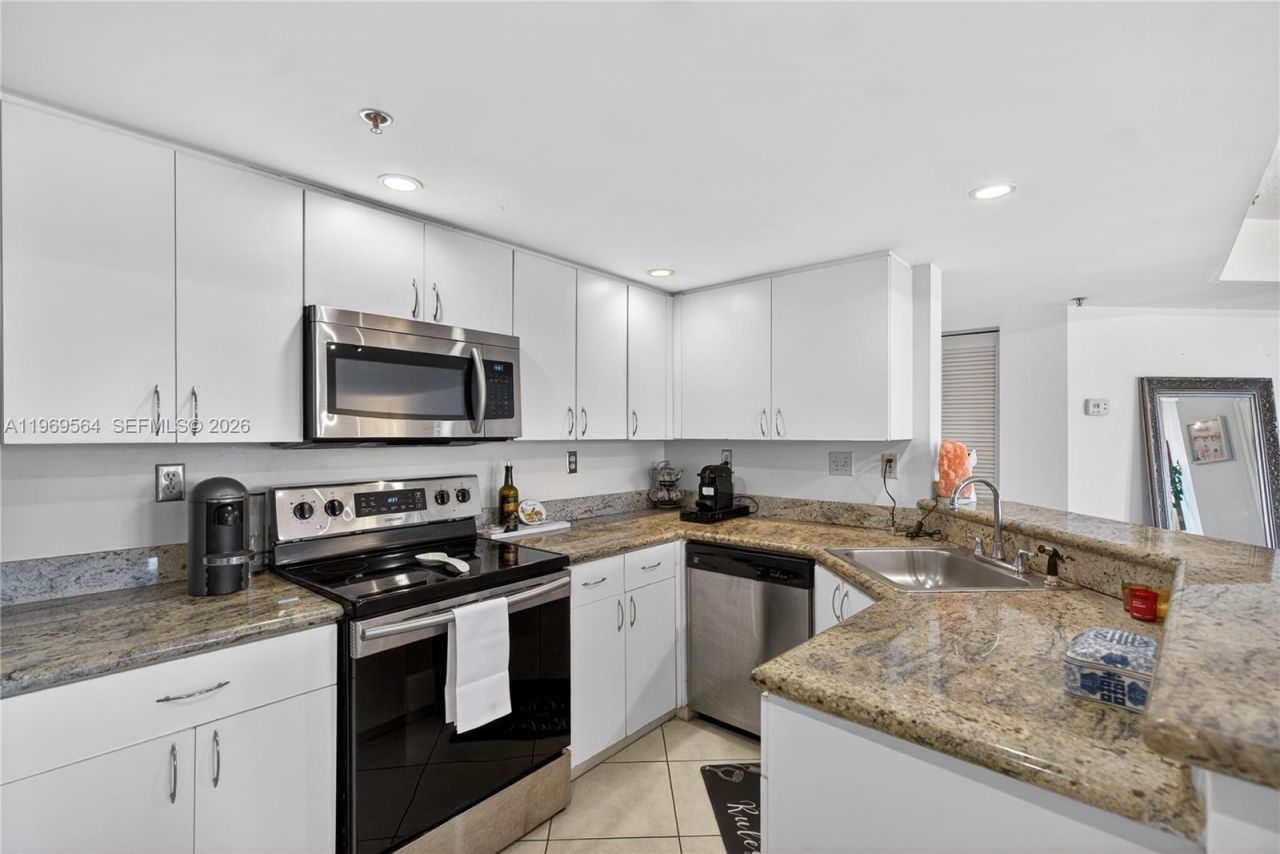 2351 Douglas Rd, Unit 1104, Miami, FL 33145 Photo