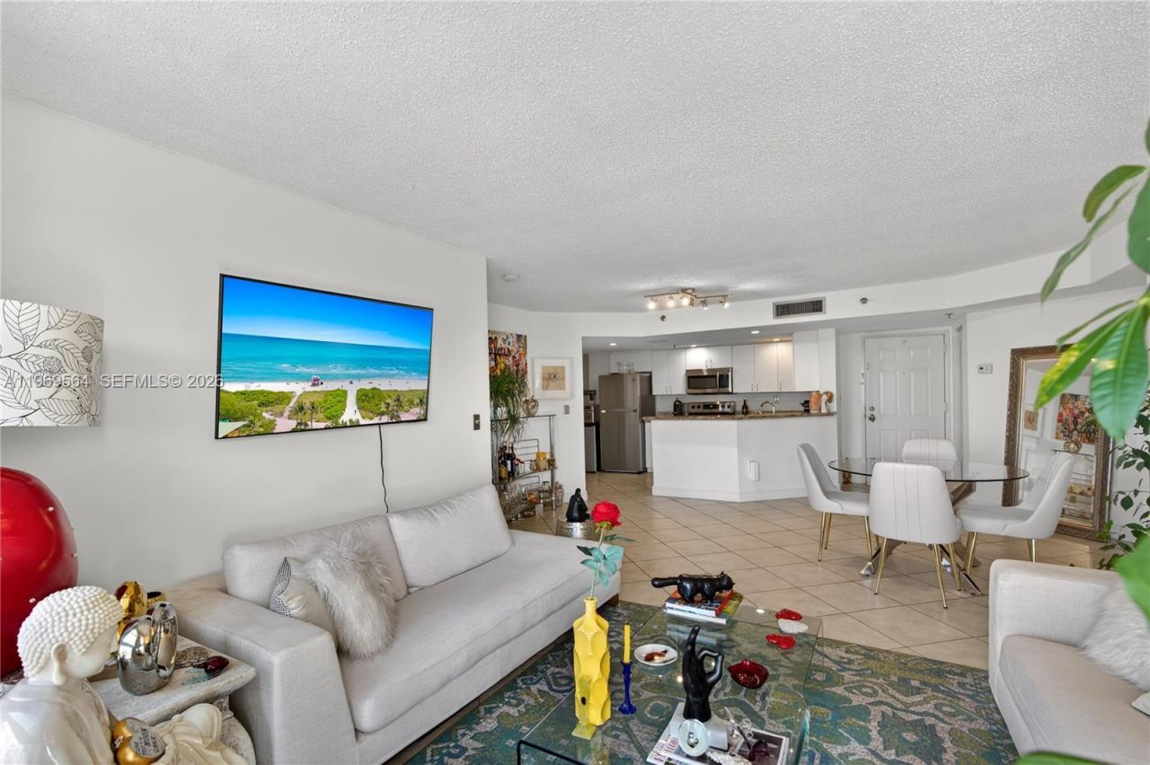 2351 Douglas Rd, Unit 1104, Miami, FL 33145 Photo