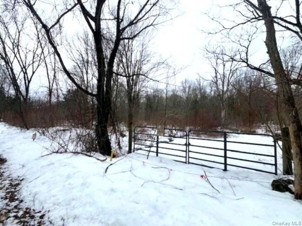 40 Lo Presti Road, Middletown, NY 10940