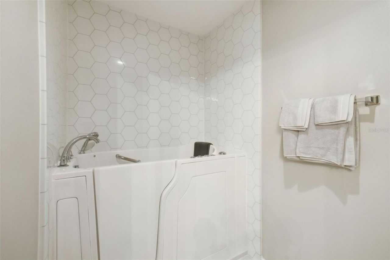 99 Broad River Place, Unit 2107, Welaka, FL 32193 Photo