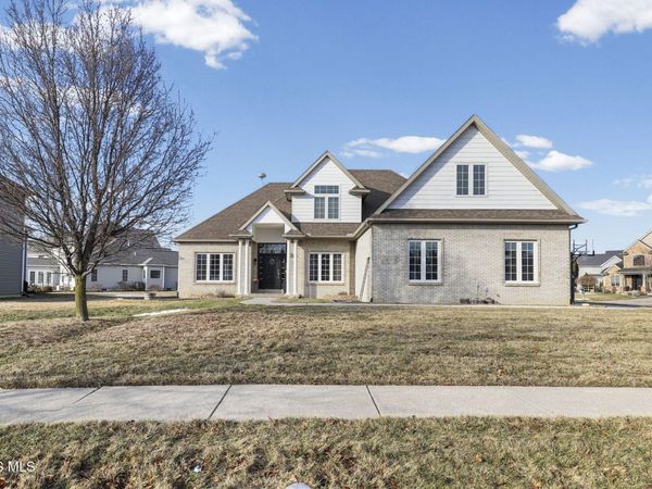 14638 Lake Meadows Drive, Perrysburg, OH 43551
