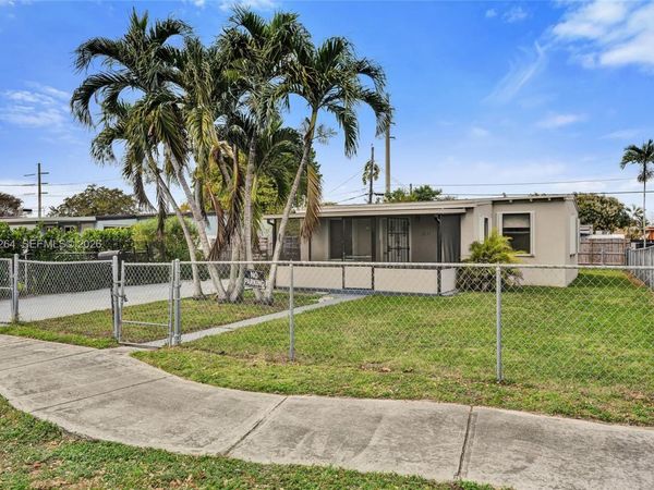 2111 York St , Opa-Locka, FL 33054