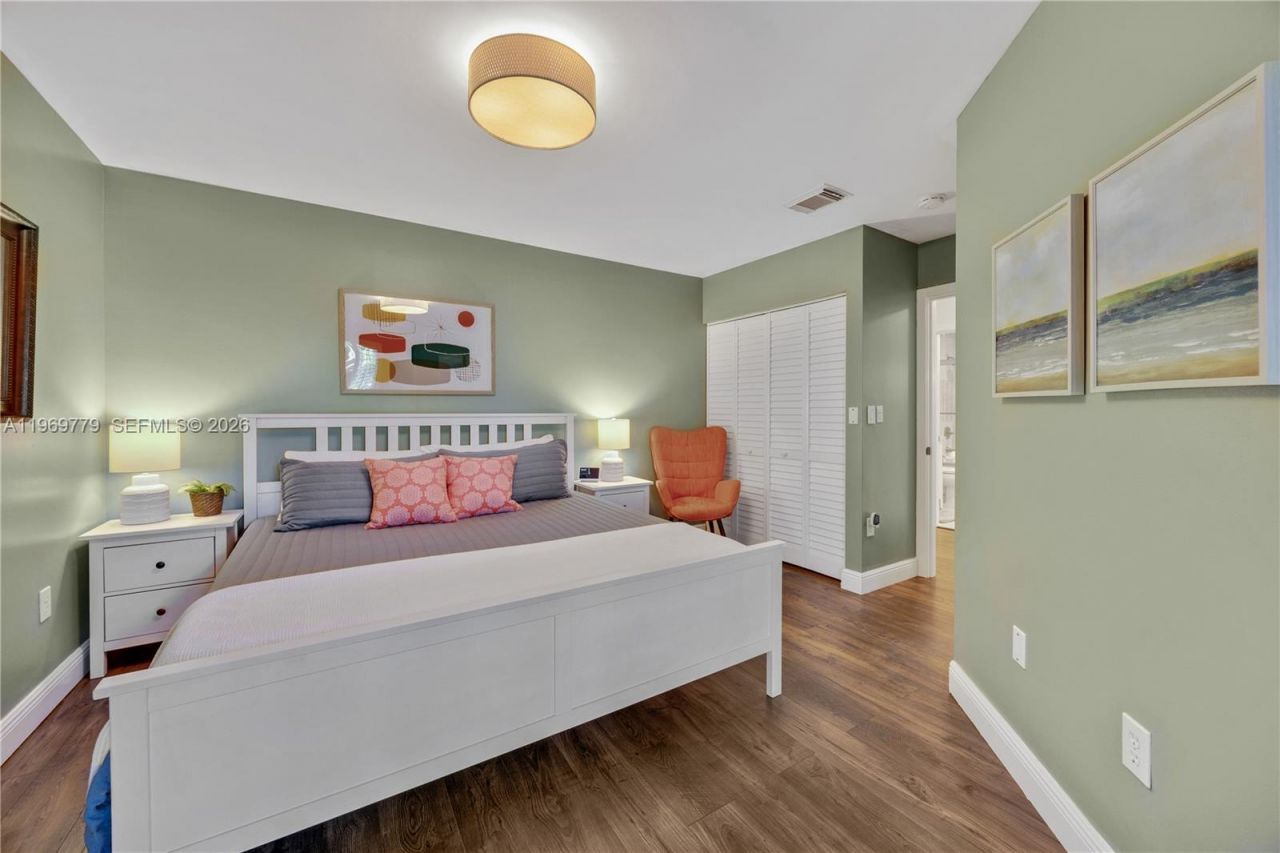 1690 Yellowheart Way , Hollywood, FL 33019 Photo