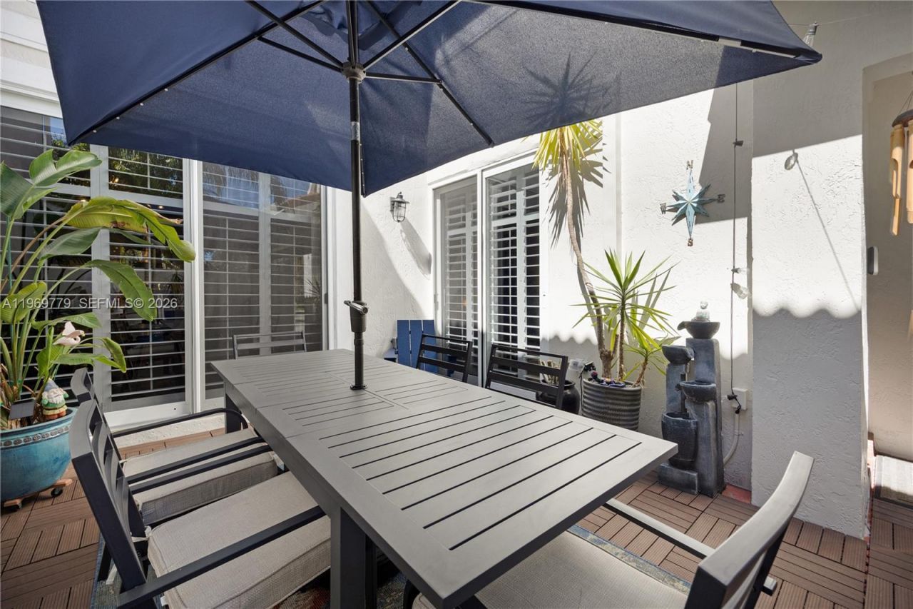 1690 Yellowheart Way , Hollywood, FL 33019 Photo