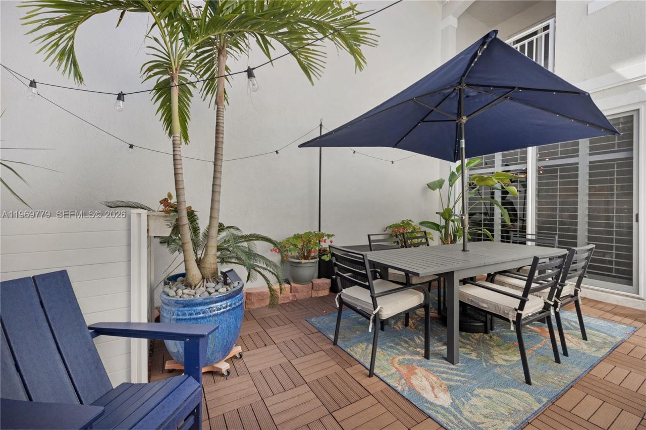 1690 Yellowheart Way , Hollywood, FL 33019 Photo