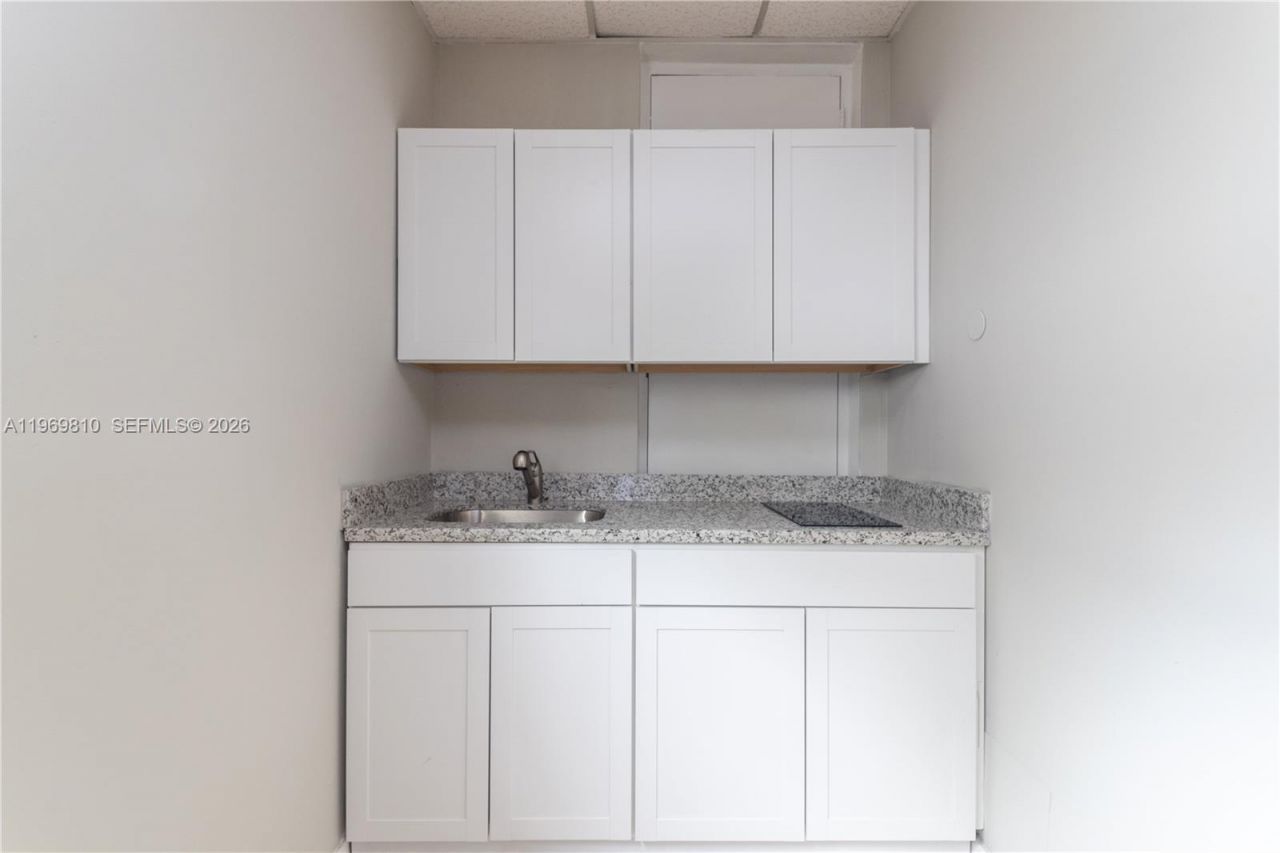 5807 SW 41st St, Unit 2, South Miami, FL 33155 Photo