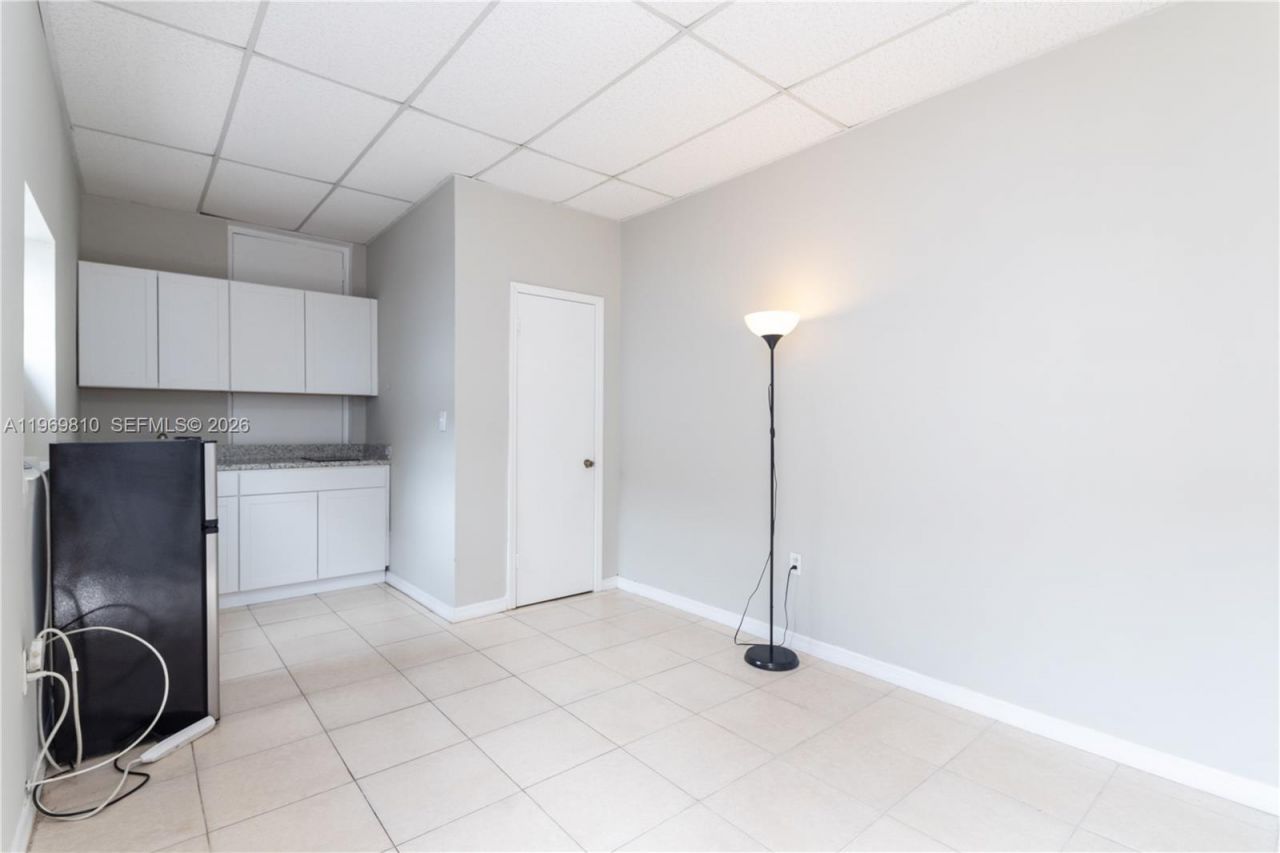5807 SW 41st St, Unit 2, South Miami, FL 33155 Photo