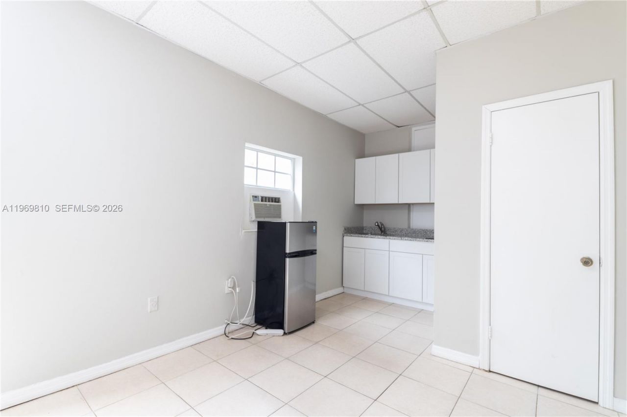 5807 SW 41st St, Unit 2, South Miami, FL 33155 Photo