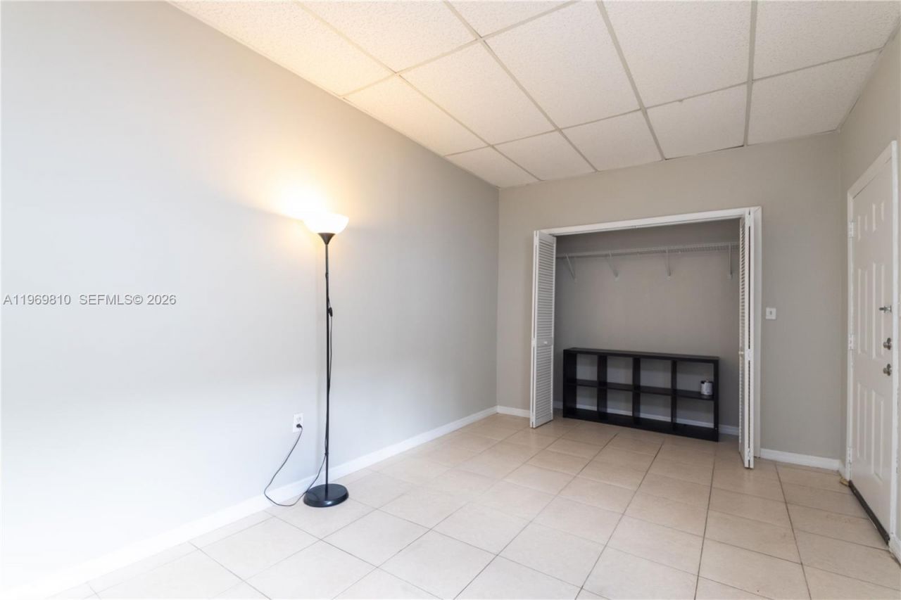 5807 SW 41st St, Unit 2, South Miami, FL 33155 Photo