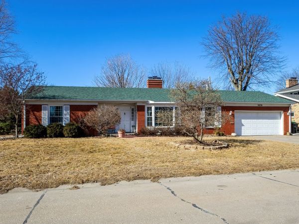 2830 28th Street, Rock Island, IL 61201