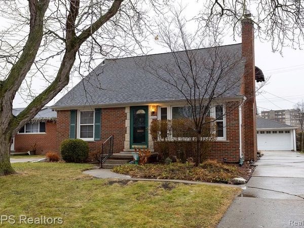 20946 Littlestone Road, Harper Woods, MI 48225