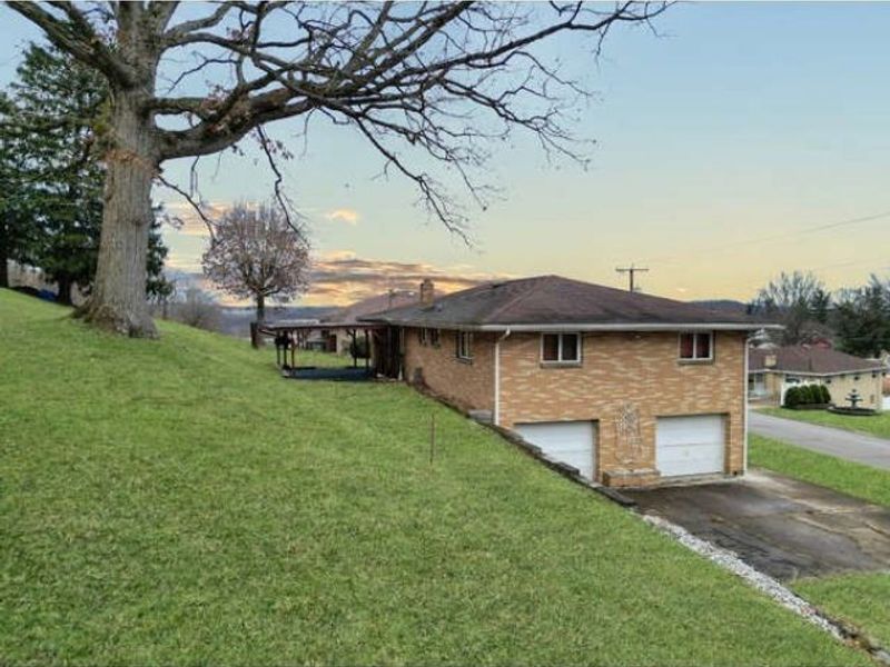 903 Logan Avenue, Mingo Junction, OH 43938 Photo 4