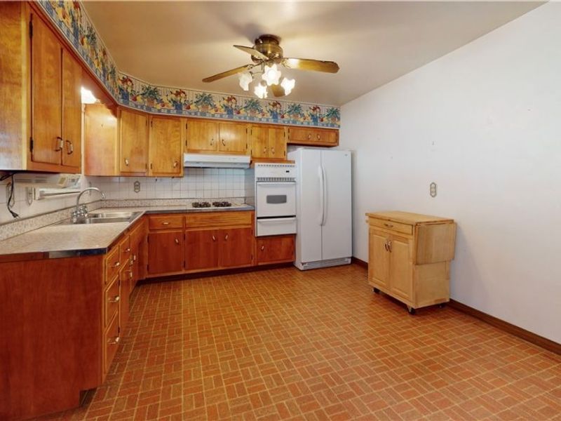 903 Logan Avenue, Mingo Junction, OH 43938 Photo 8