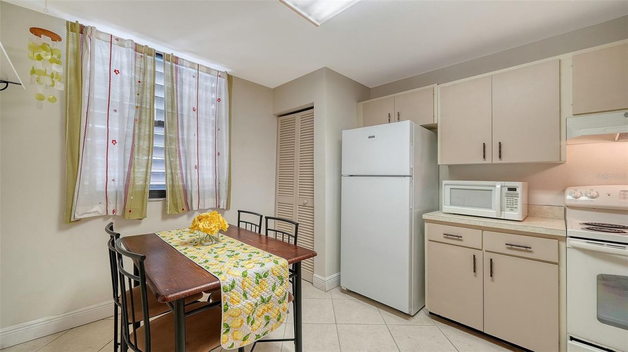 214 Lakewood Drive, Unit 214, Bradenton, FL 34210 Photo