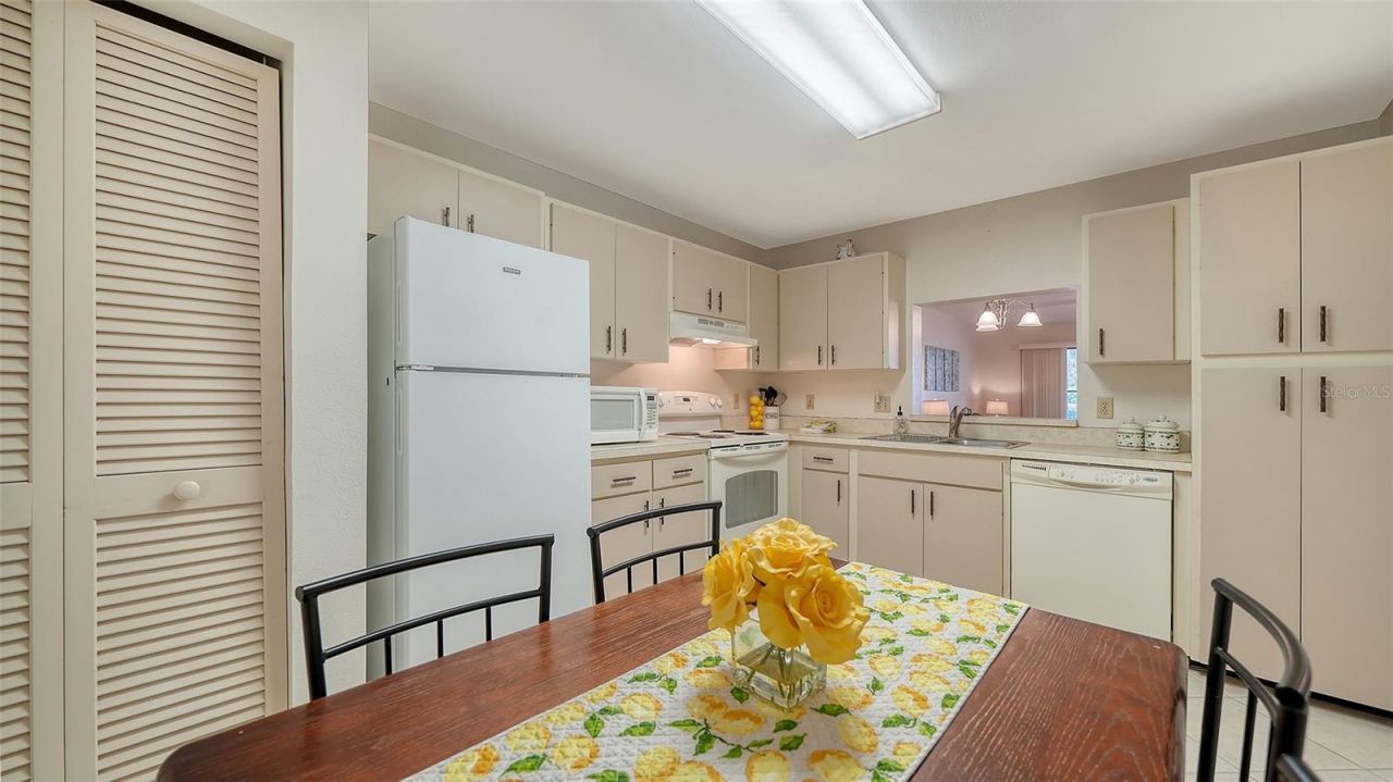 214 Lakewood Drive, Unit 214, Bradenton, FL 34210 Photo