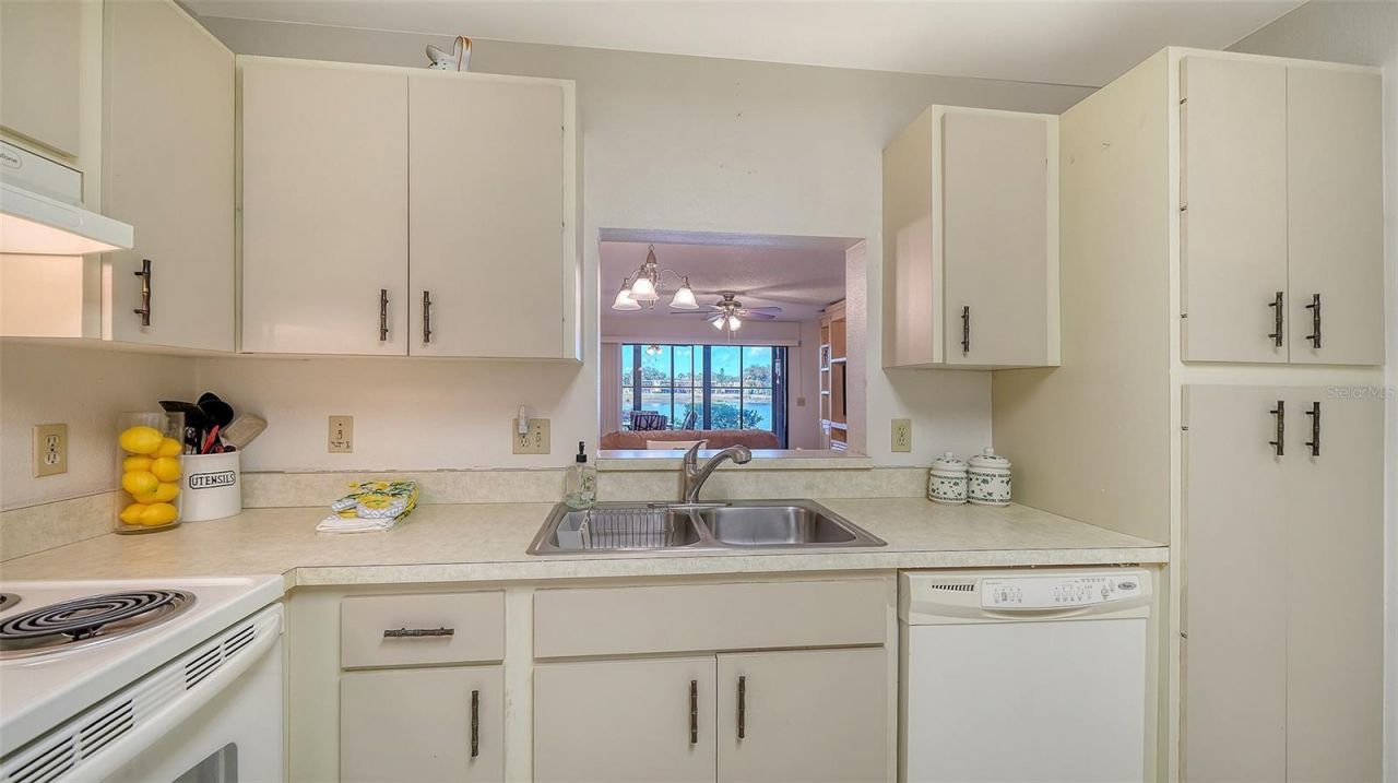 214 Lakewood Drive, Unit 214, Bradenton, FL 34210 Photo