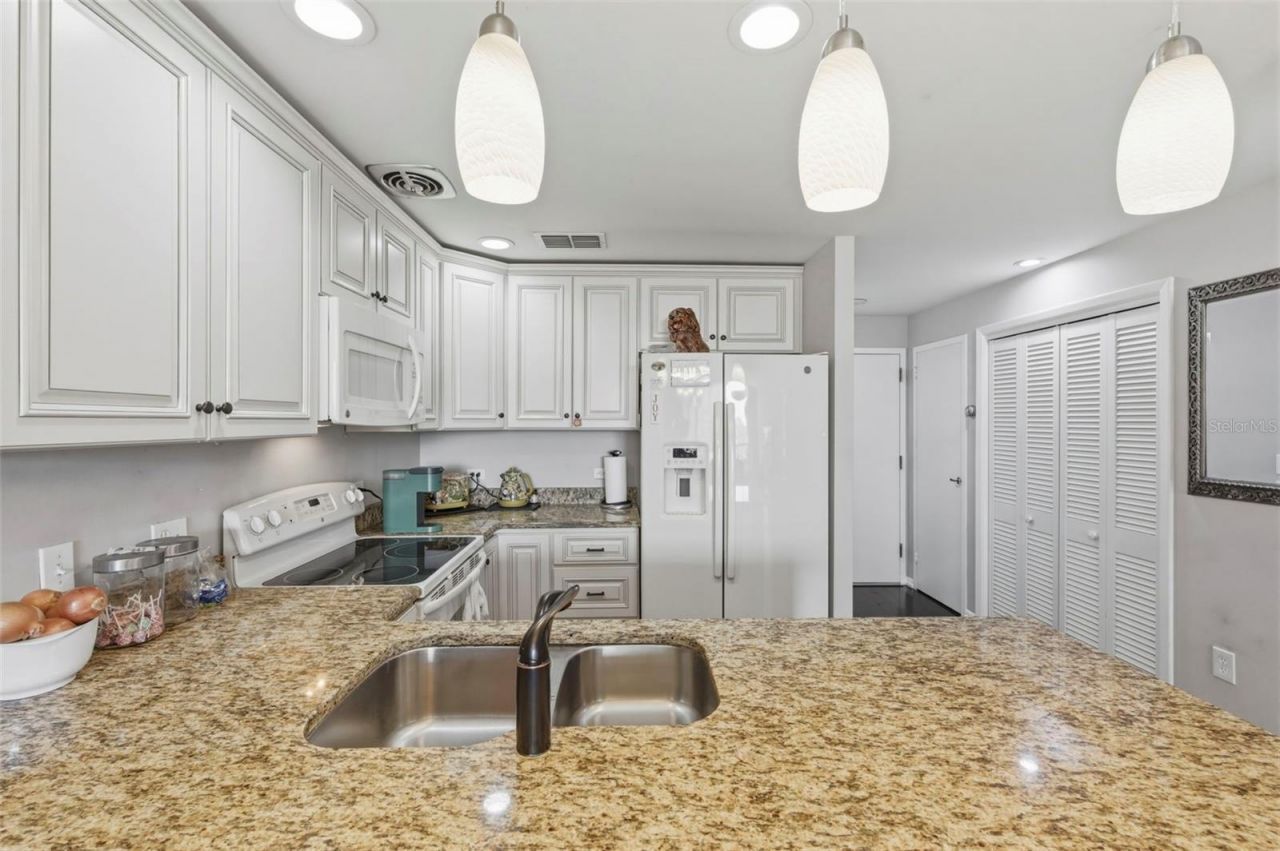 1 Beach Drive Se, Unit 1109, Saint Petersburg, FL 33701 Photo
