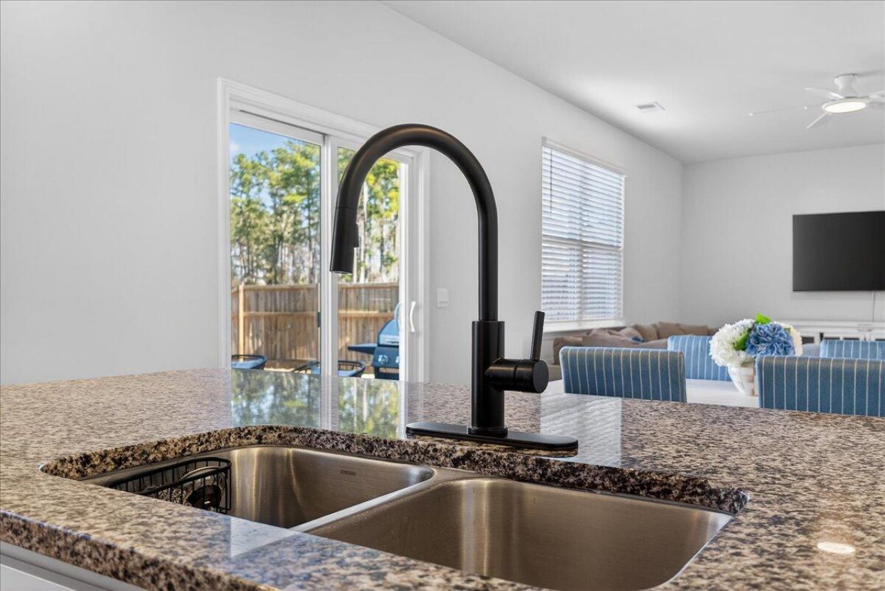 605 Silver Spruce Street Photo 11