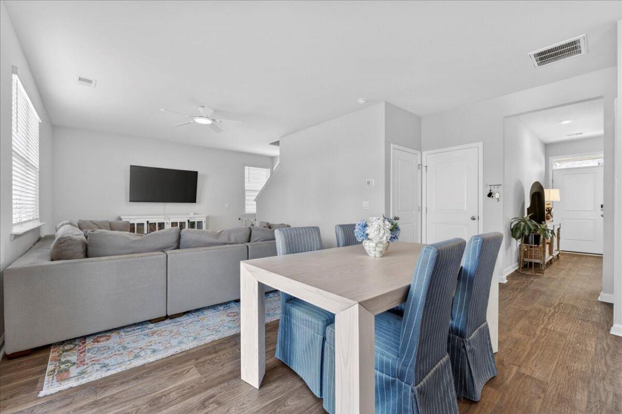 605 Silver Spruce Street Photo 12