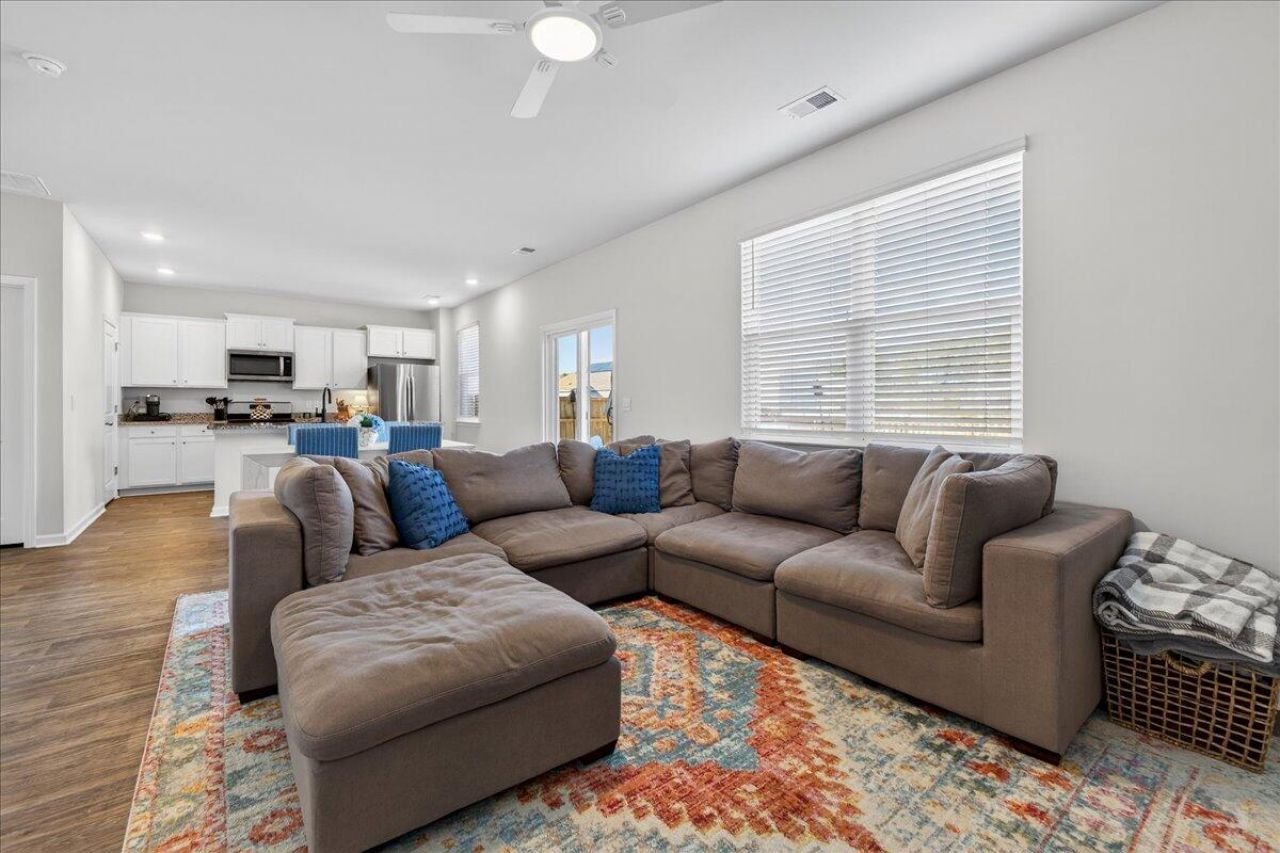 605 Silver Spruce Street Photo 14