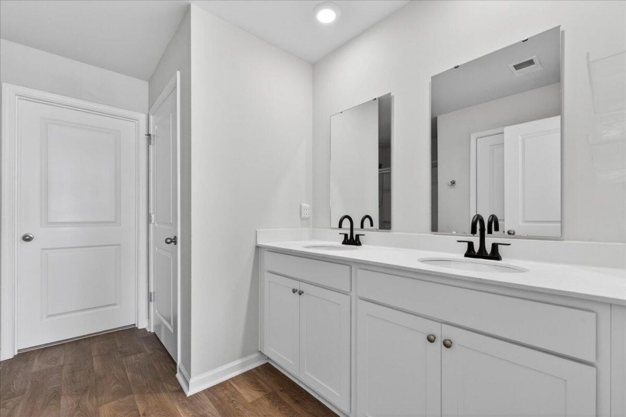 605 Silver Spruce Street Photo 19