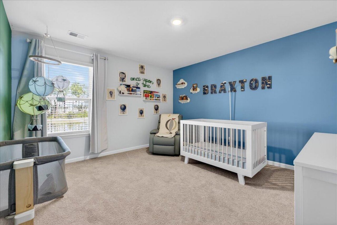 605 Silver Spruce Street Photo 24