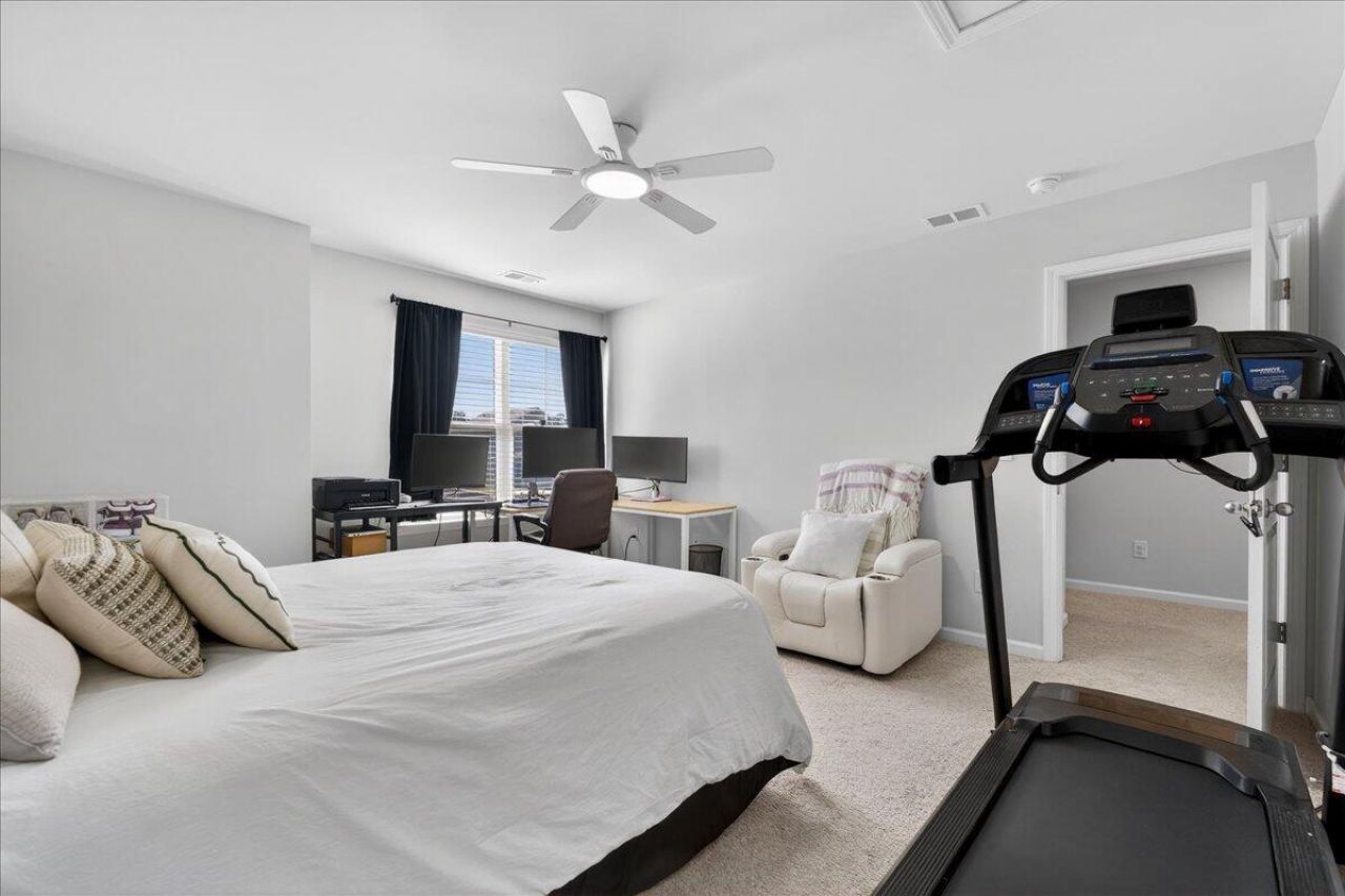 605 Silver Spruce Street Photo 28