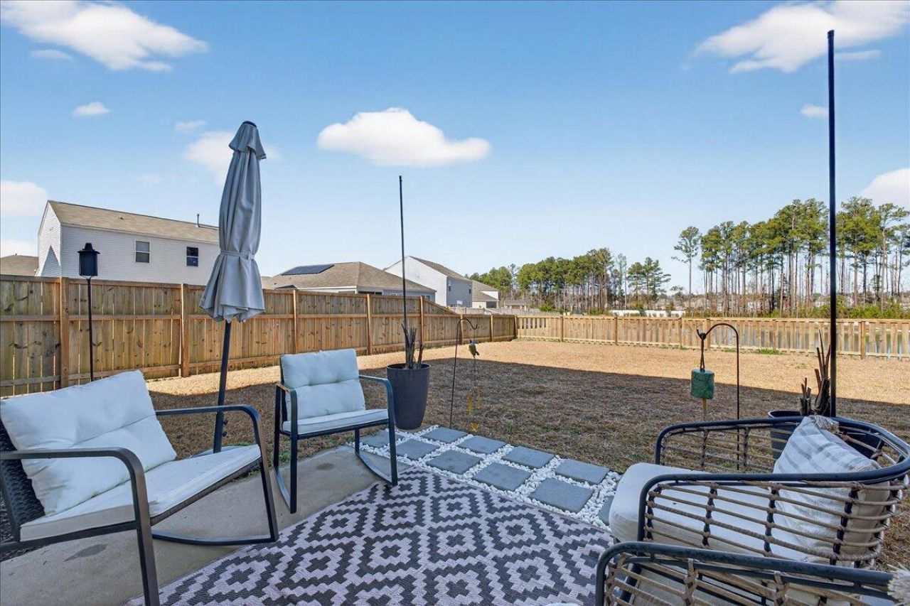 605 Silver Spruce Street Photo 31