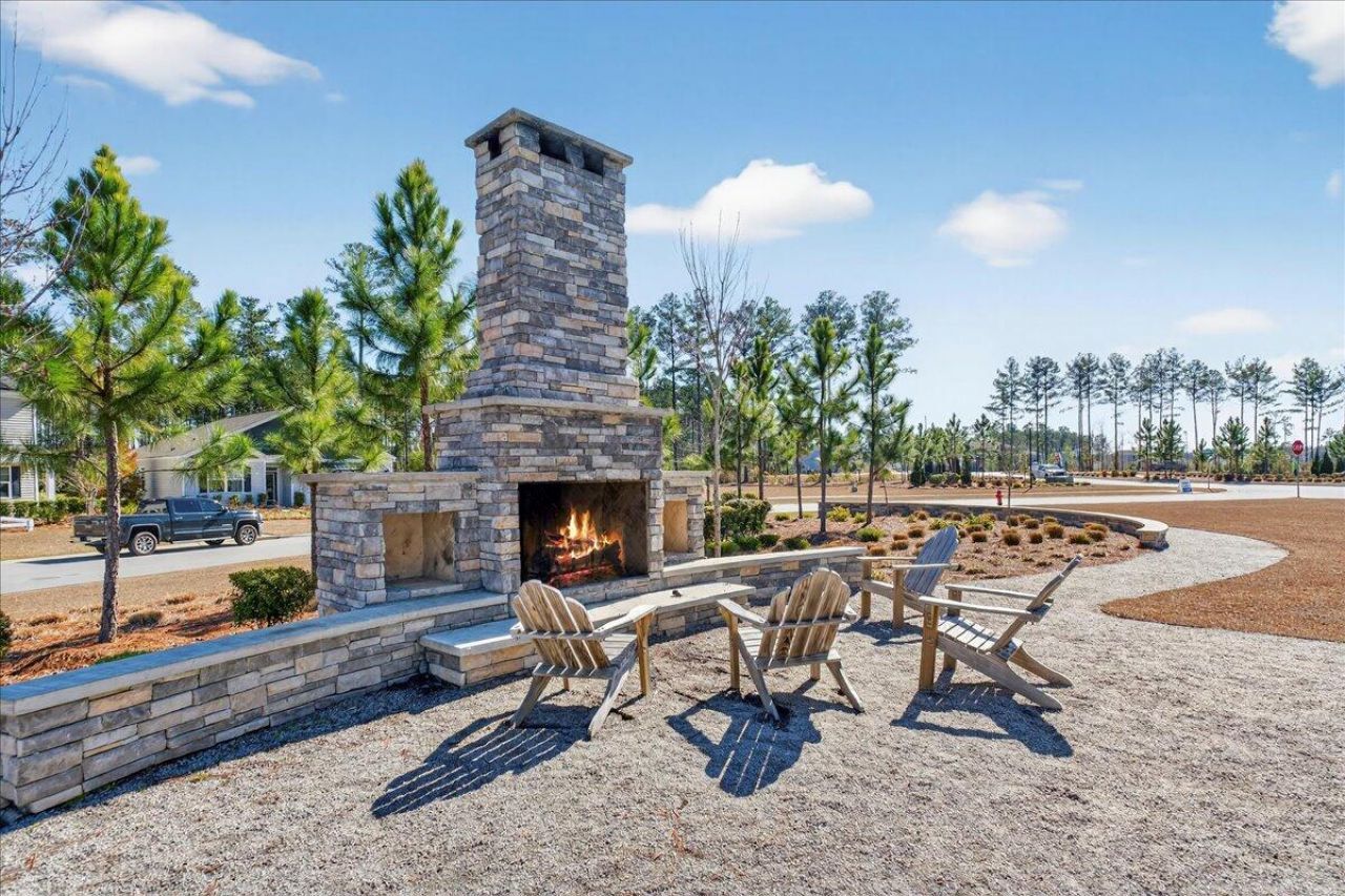 605 Silver Spruce Street Photo 38