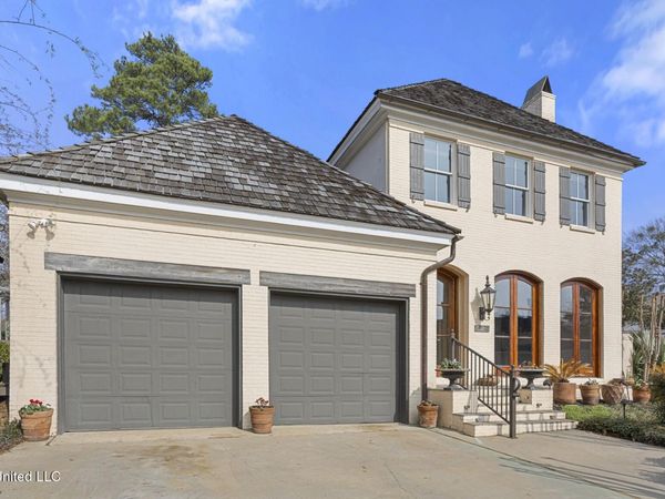 124 Dumaine Place, Madison, MS 39110