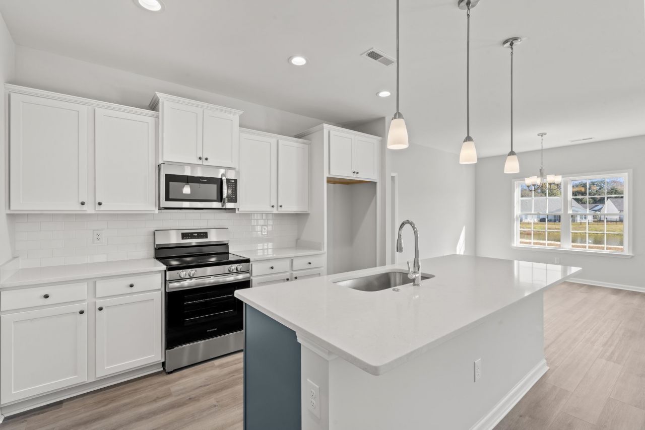 1005 Oakley St. Photo 8