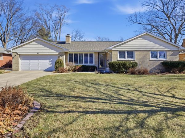 27 S Kaspar Avenue, Arlington Heights, IL 60005