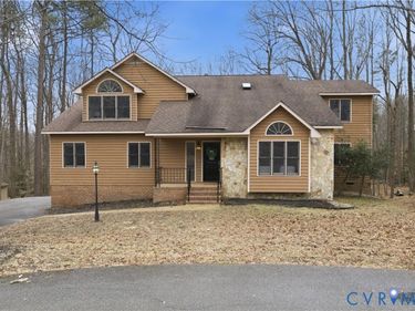14429 Fox Knoll Drive, Colonial Heights, VA 23834