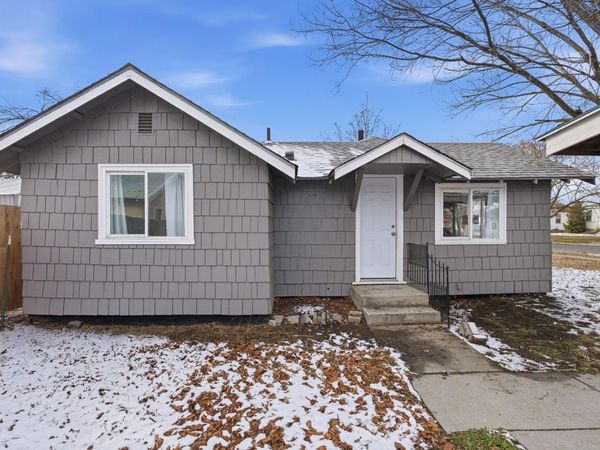 222 E Hoffman Ave, Spokane, WA 99207